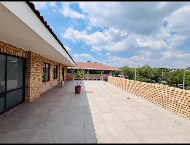 1,460M² OFFICE TO LET IN VORNA VALLEY